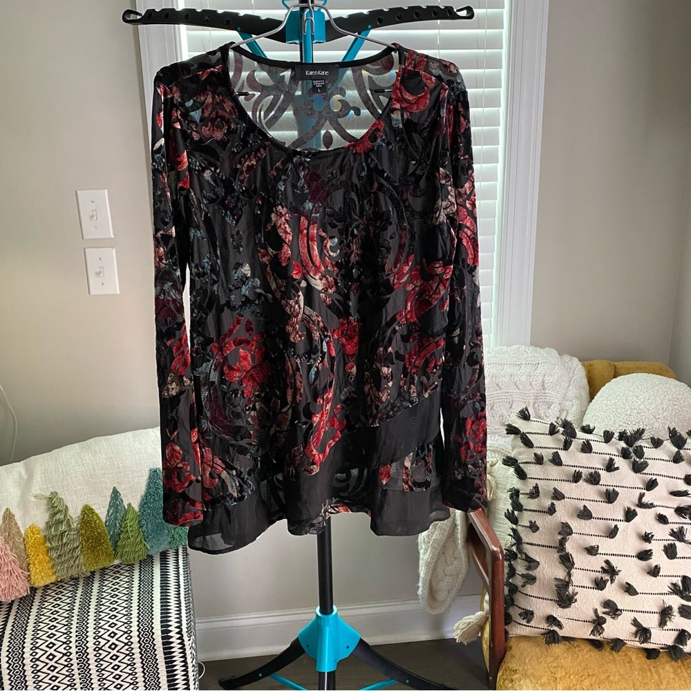 Karen Kane flowy floral top size large